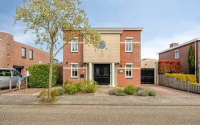 Vrijstaande woning te koop: Schout van Lyndenstraat 6, Maasoever 'S-Hertogenbosch