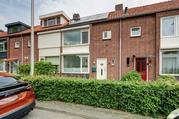 Tussenwoning te koop: Schoutstraat 8, Vijf Eiken Rijen