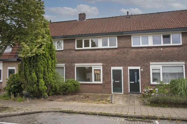 Tussenwoning te koop: Schouwinkstraat 52, Schreurserve Enschede