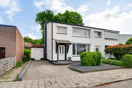 Twee-onder-één-kap te koop: Schroevenakkerstraat 1, Keent Weert