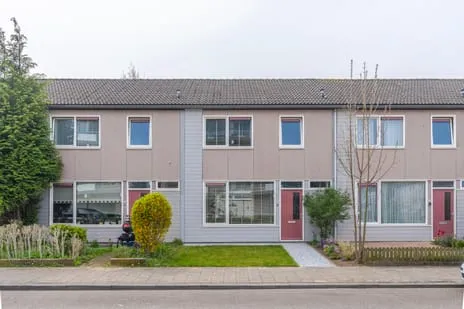 Tussenwoning te koop: Schubertstraat 13, Zonnemaat Zevenaar