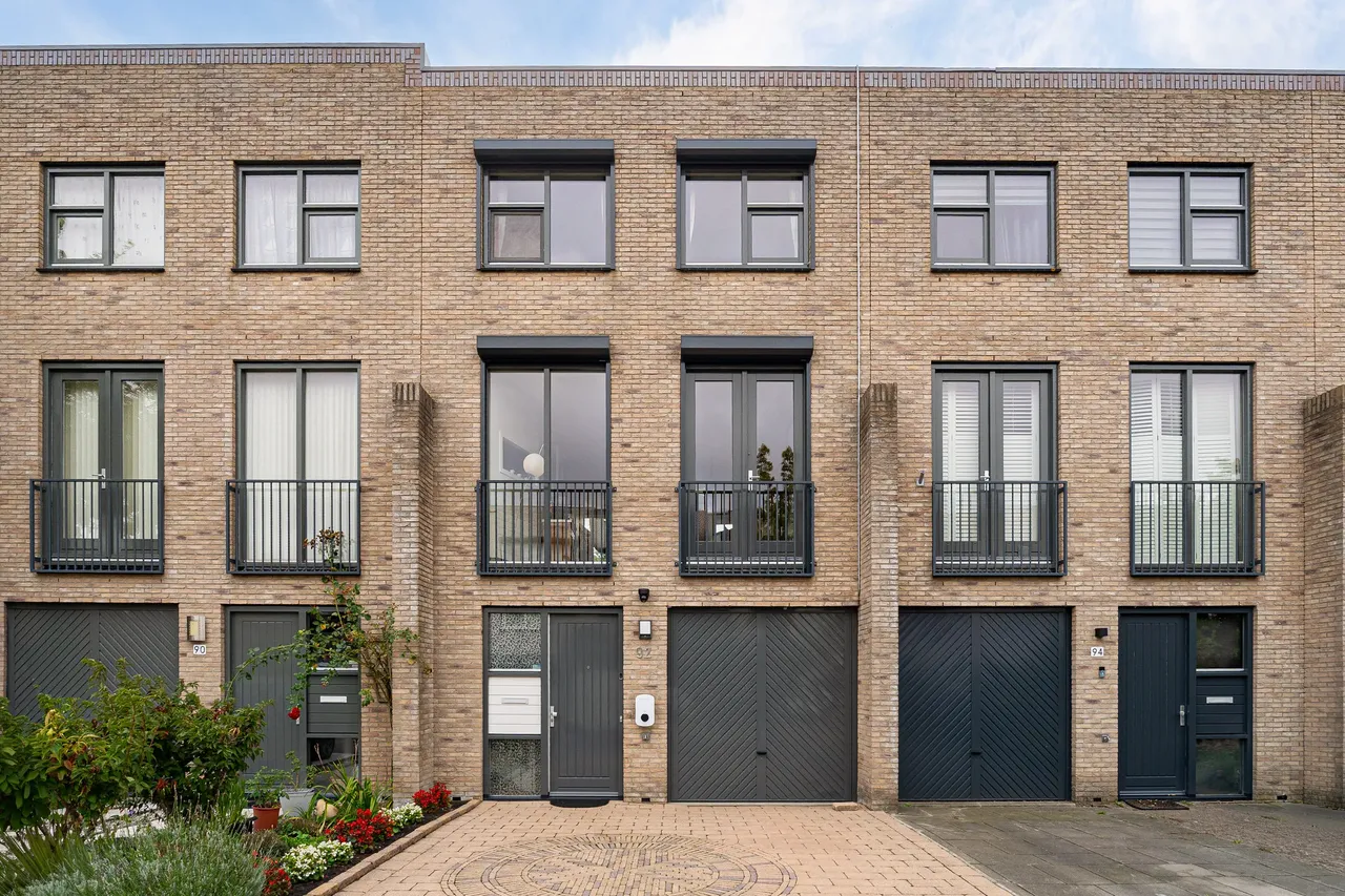 Tussenwoning te koop: Schuddebeursstraat 92, Zoetermeer