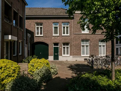 Tussenwoning te koop: Schuitenberg 10, Roermond