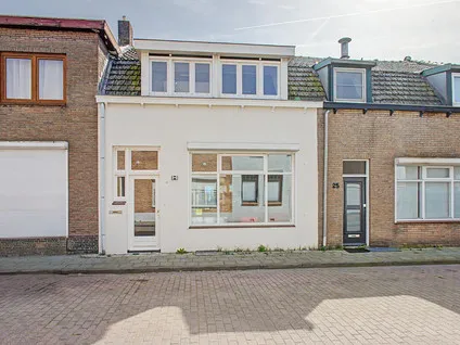 Tussenwoning te koop: Schulpenpad 23, Kern Sas van Gent Sas Van Gent