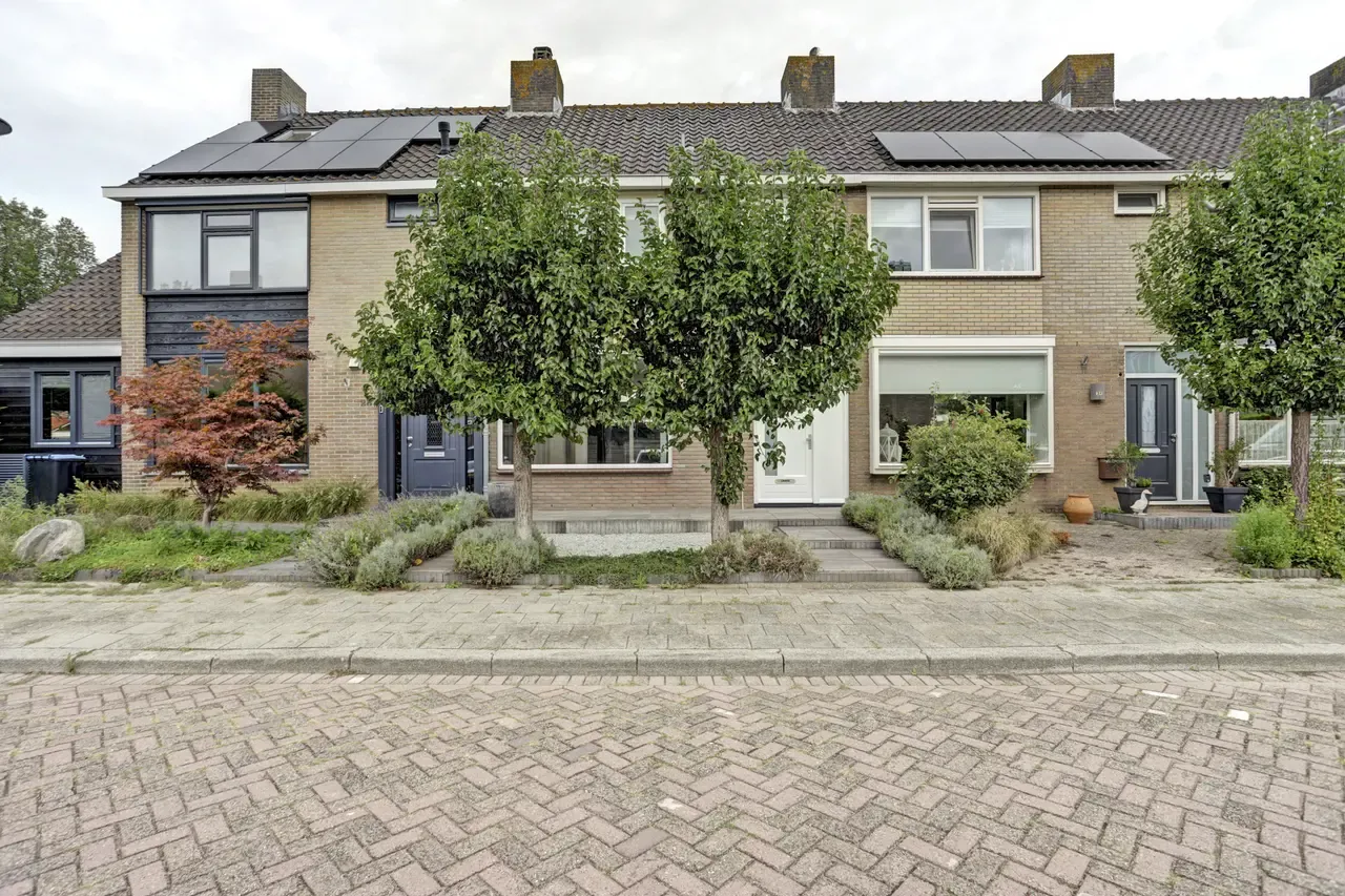 Tussenwoning te koop: Schultz van Haegenstraat 26, Hendrik-Ido-Ambacht