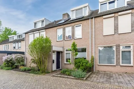 Tussenwoning te koop: Schutsboom 19, Zesgehuchten Geldrop