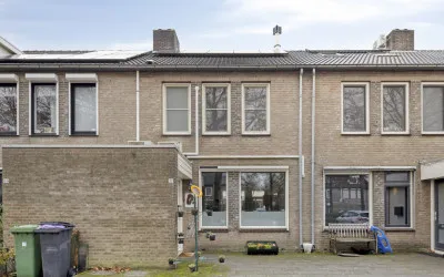 Tussenwoning te koop: Schutsboom 37, Zesgehuchten Geldrop