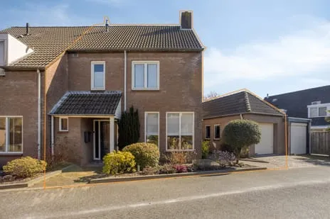 Twee-onder-één-kap te koop: Schutskooi 7, Westerbroek en Beekveld Berlicum