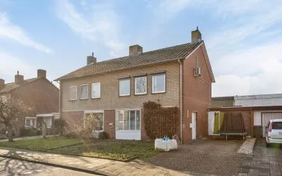 Tussenwoning te koop: Schuttebeemd 120, Groenewoud-Zuid Weert