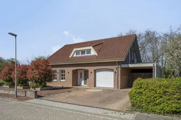 Vrijstaande woning te koop: Schuttersdreef 1, Buchten Buchten