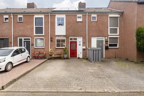 Tussenwoning te koop: Schuttersdreef 100, Elsloo Elsloo (Li)