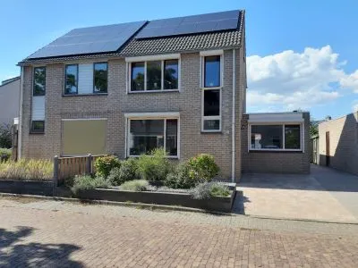 Twee-onder-één-kap te koop: Schweitzerstraat 13, Erasmuswijk Middelburg