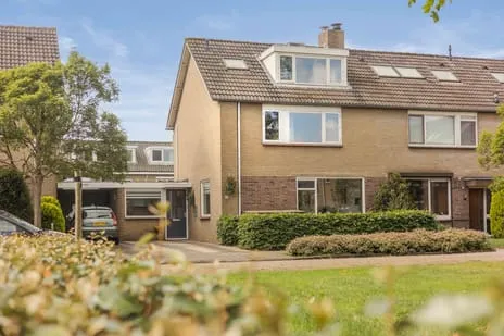 Terraced house for sale: Secretaris Munniklaan 9, de Maricken-Veenzijde Wilnis