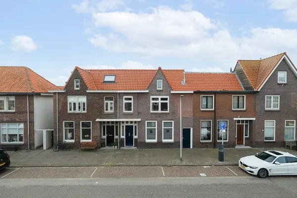 Tussenwoning te koop: Secretaris Varkevisserstraat 69, Zuid Katwijk