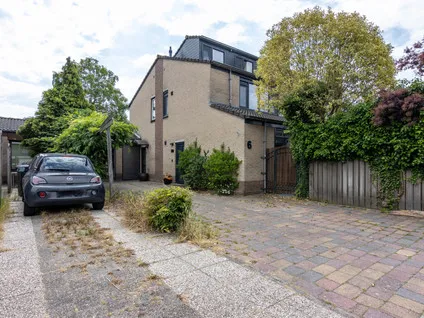 Tussenwoning te koop: Seinestraat 8, Schenkel-Zuidwest Spijkenisse