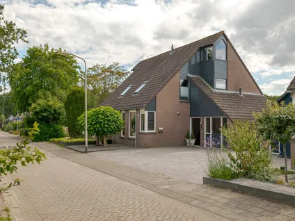 Twee-onder-één-kap te koop: Selhof 14, Westerbork Westerbork