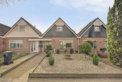 Tussenwoning te koop: Selhorstweg 14, Friesegracht Noord Harderwijk