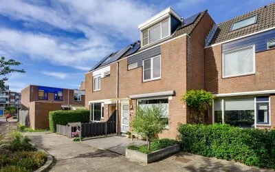 Tussenwoning te koop: Selma Lagerlöf-erf 192, Pearl Buck-erf en omgeving Dordrecht
