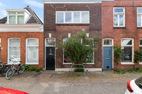 Tussenwoning te koop: Selwerderstraat 25, Noorderplantsoenbuurt Groningen