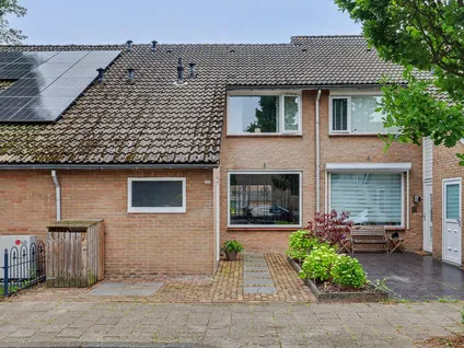 Tussenwoning te koop: Sem Dresdenstraat 26, Zanddonk Waalwijk