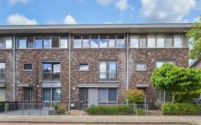 Tussenwoning te koop: Senecastraat 30, De Lanen 'S-Gravenhage
