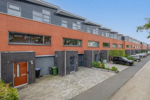 Tussenwoning te koop: Serenade 15, Zaans Hout Zaandam
