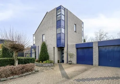 Twee-onder-één-kap te koop: Seringelaar 7, Laarbunders Veghel
