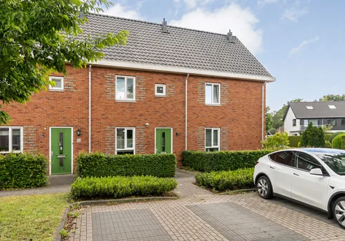 Tussenwoning te koop: Seringenhof 25, Rouveen kern Rouveen