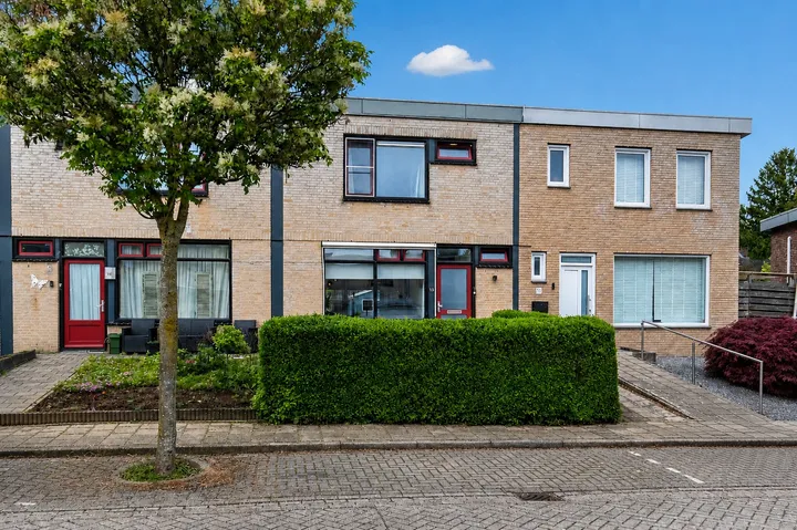 Tussenwoning te koop: Seringenstraat 13, Broekhem Noord Valkenburg