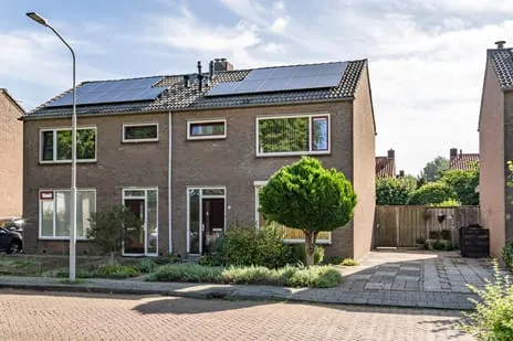 Twee-onder-één-kap te koop: Seringenstraat 7, Kern Beneden-Leeuwen Beneden-Leeuwen