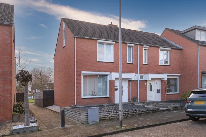 Hoekwoning te koop: Seringenstraat 9, Kerkrade