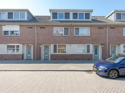 Tussenwoning te koop: Serooskerkestraat 16, Pendrecht Rotterdam