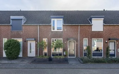 Tussenwoning te koop: Servaashof 5, De Riet Helden Helden