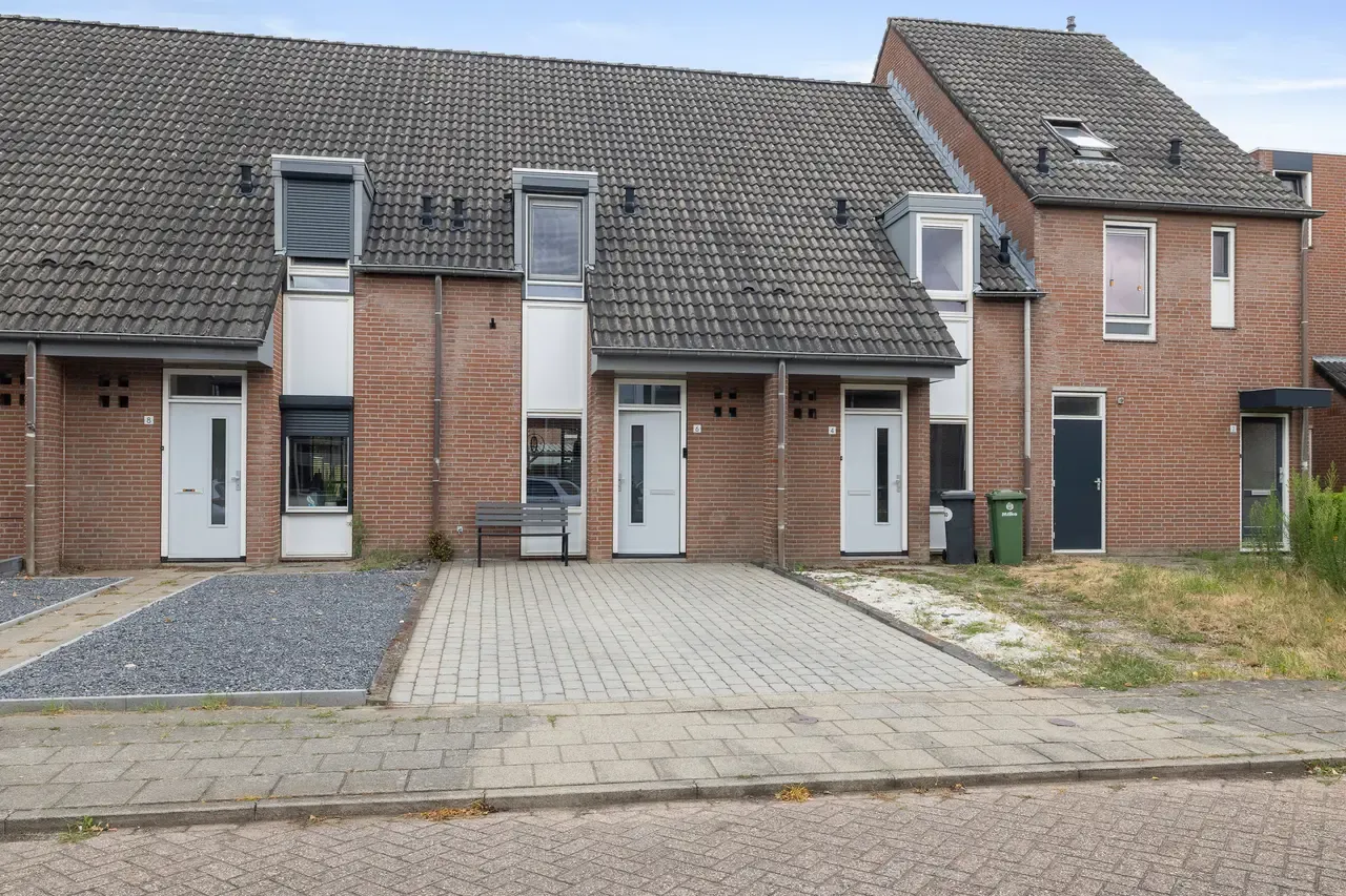 Tussenwoning te koop: Servaashof 6, Helden