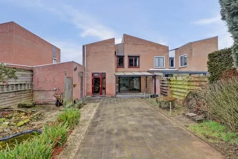 Tussenwoning te koop: Servatiusstraat 20, Op de Vos Brunssum