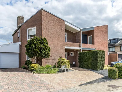 Tussenwoning te koop: Servatiusstraat 26, Op de Vos Brunssum