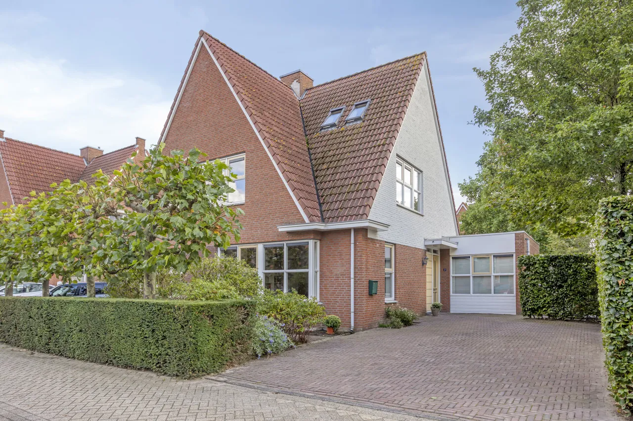 Hoekwoning te koop: Sestertiusstraat 2, Tiel