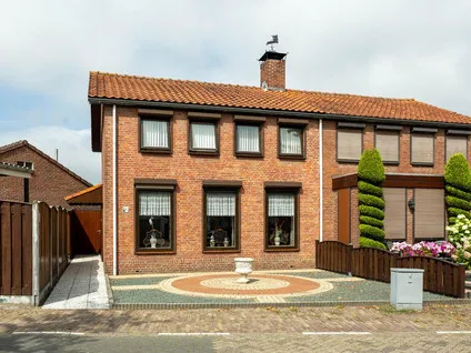 Twee-onder-één-kap te koop: Siardus Bogaertslaan 16, Huijbergen Huijbergen