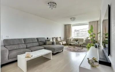 Appartement te koop: Sibeliusplein 223, Van Beethovenbuurt Schiedam