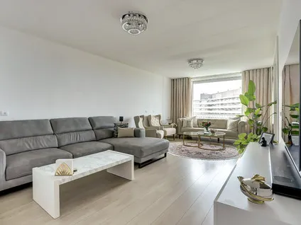 Appartement te koop: Sibeliusplein 223, Van Beethovenbuurt Schiedam