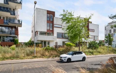 Twee-onder-één-kap te koop: Siciliëboulevard 214, Rotterdam