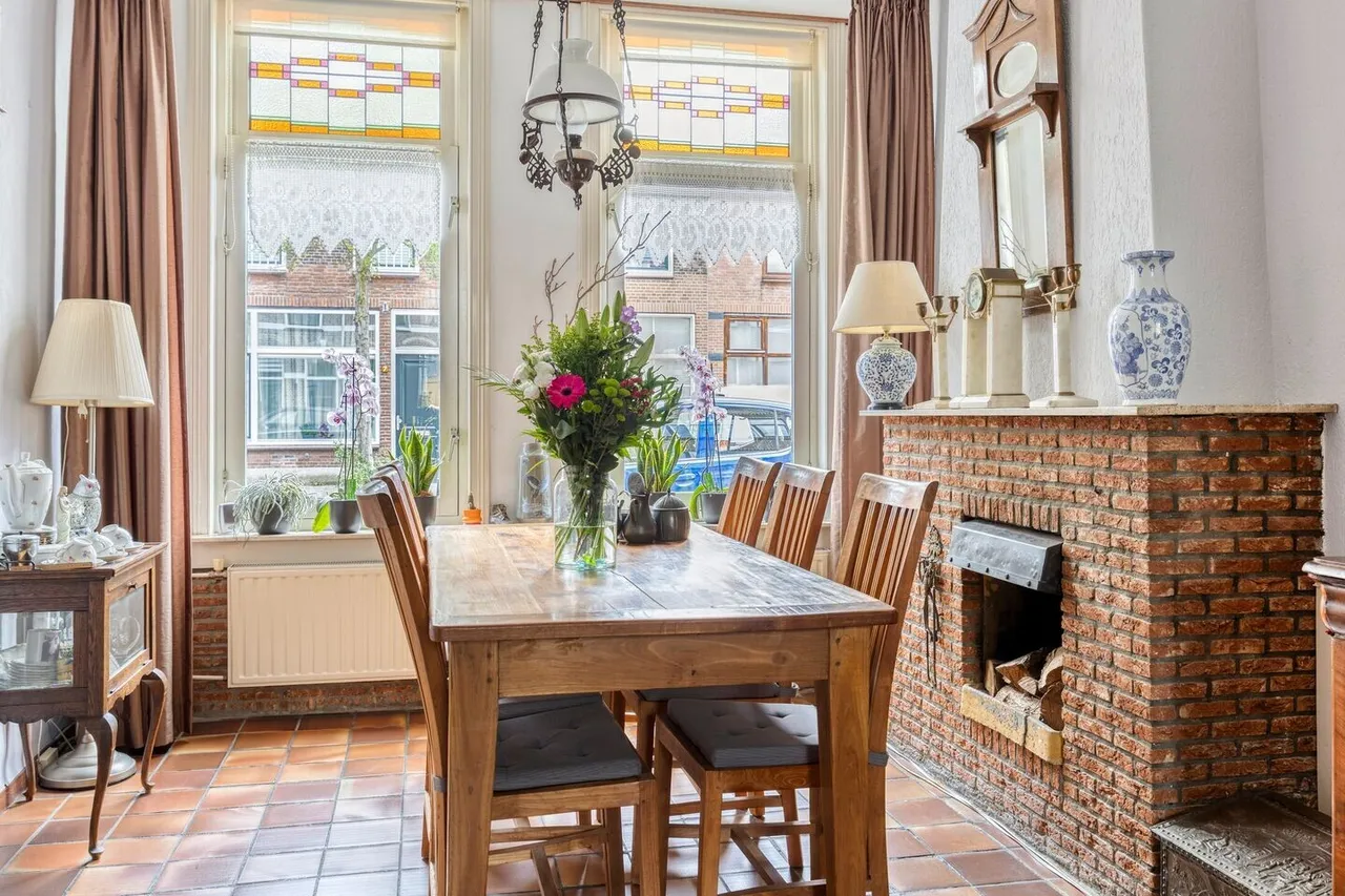 Tussenwoning te koop: Sieboldstraat 2, Leiden