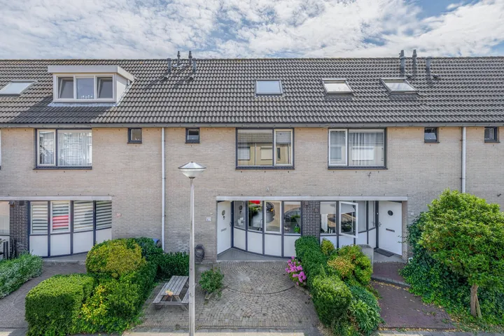 Terraced house for sale: Sientje Mesdag-van Houtenstraat 52, Maaswijk-Noordoost Spijkenisse
