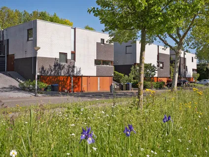Twee-onder-één-kap te koop: Siersteenlaan 411, De Held Groningen
