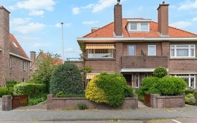 Twee-onder-één-kap te koop: Sijzenlaan 35, Vogelwijk 'S-Gravenhage