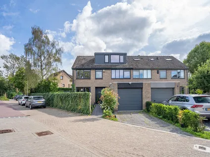 Twee-onder-één-kap te koop: Silkeborg 3, Scandinavischebuurt Capelle Aan Den Ijssel