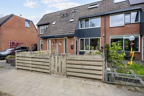 Tussenwoning te koop: Simke Kloostermanstrjitte 33, Twijzel Twijzel