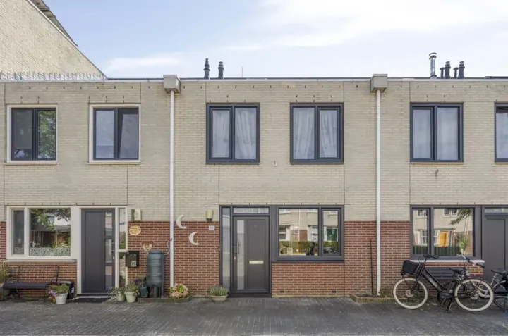 Tussenwoning te koop: Simon Carmiggelthof 10, Rijkerswoerd-Oost Arnhem