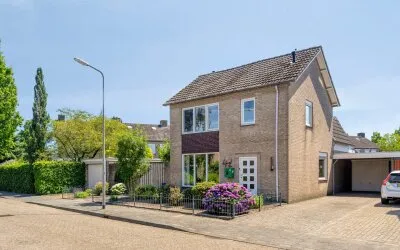 Vrijstaande woning te koop: Simon van den Berghstraat 42, Geffen Geffen