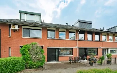 Tussenwoning te koop: Simon Vestdijkhove 18, Hoven-Oost Nieuwegein